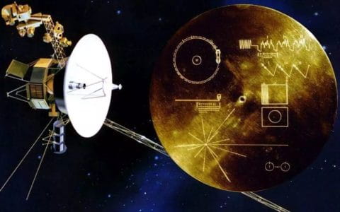 旅行者1号已经离开了40年，他见过最美的星空